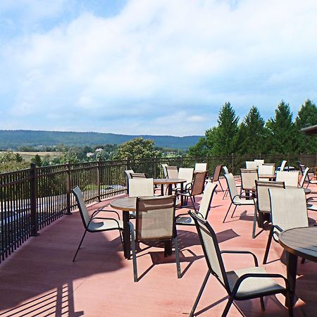 Wyndham Garden State College Hotel Boalsburg Екстериор снимка