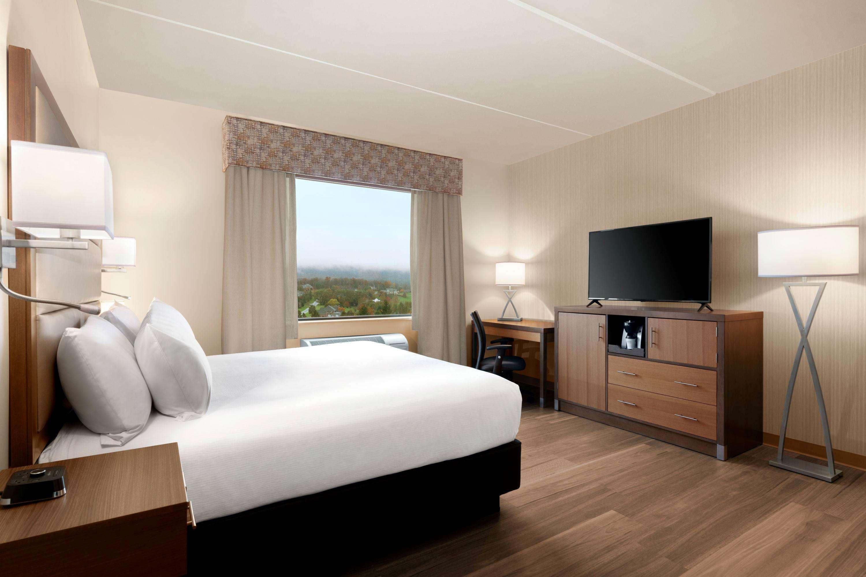 Wyndham Garden State College Hotel Boalsburg Екстериор снимка