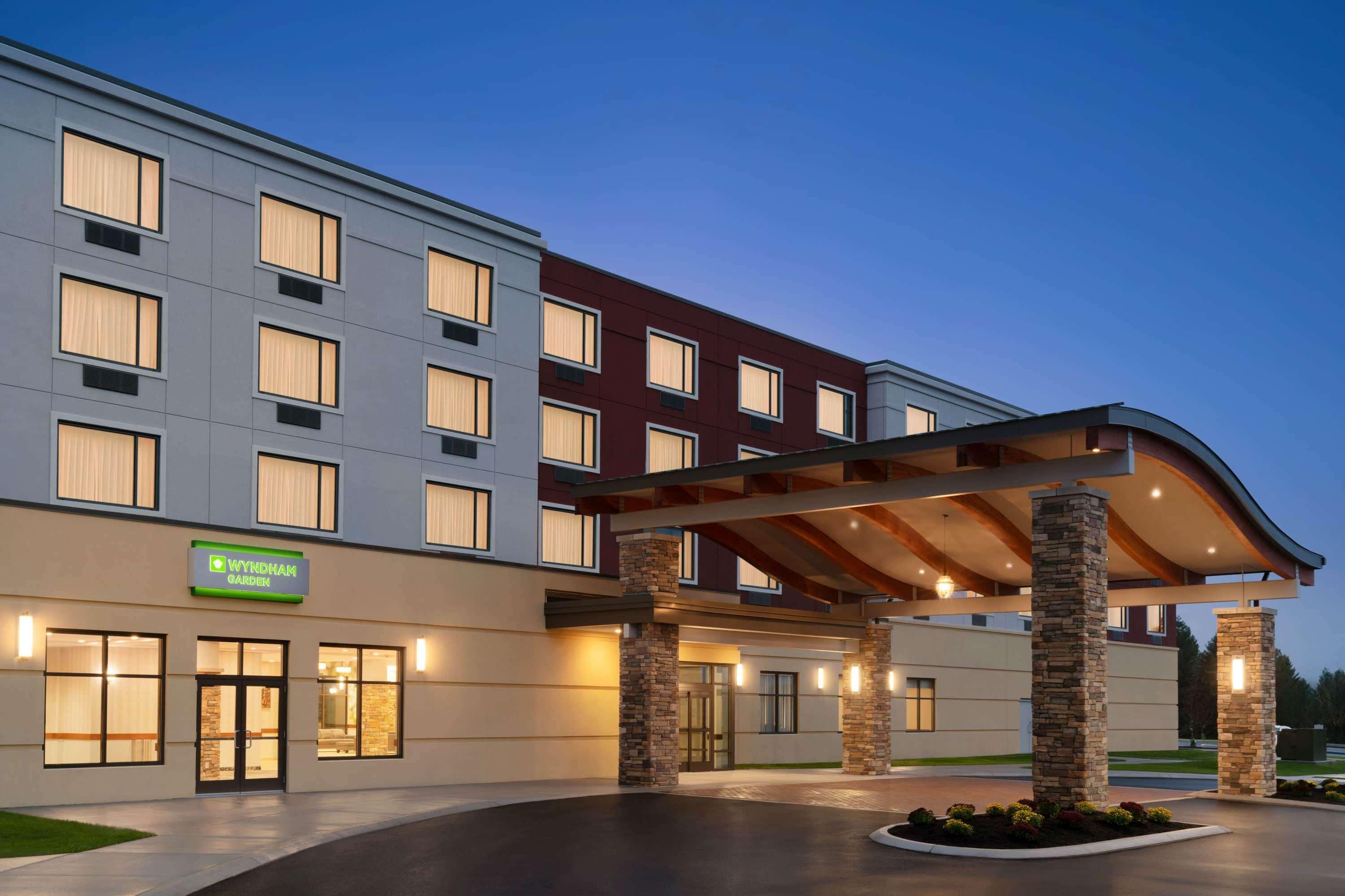 Wyndham Garden State College Hotel Boalsburg Екстериор снимка