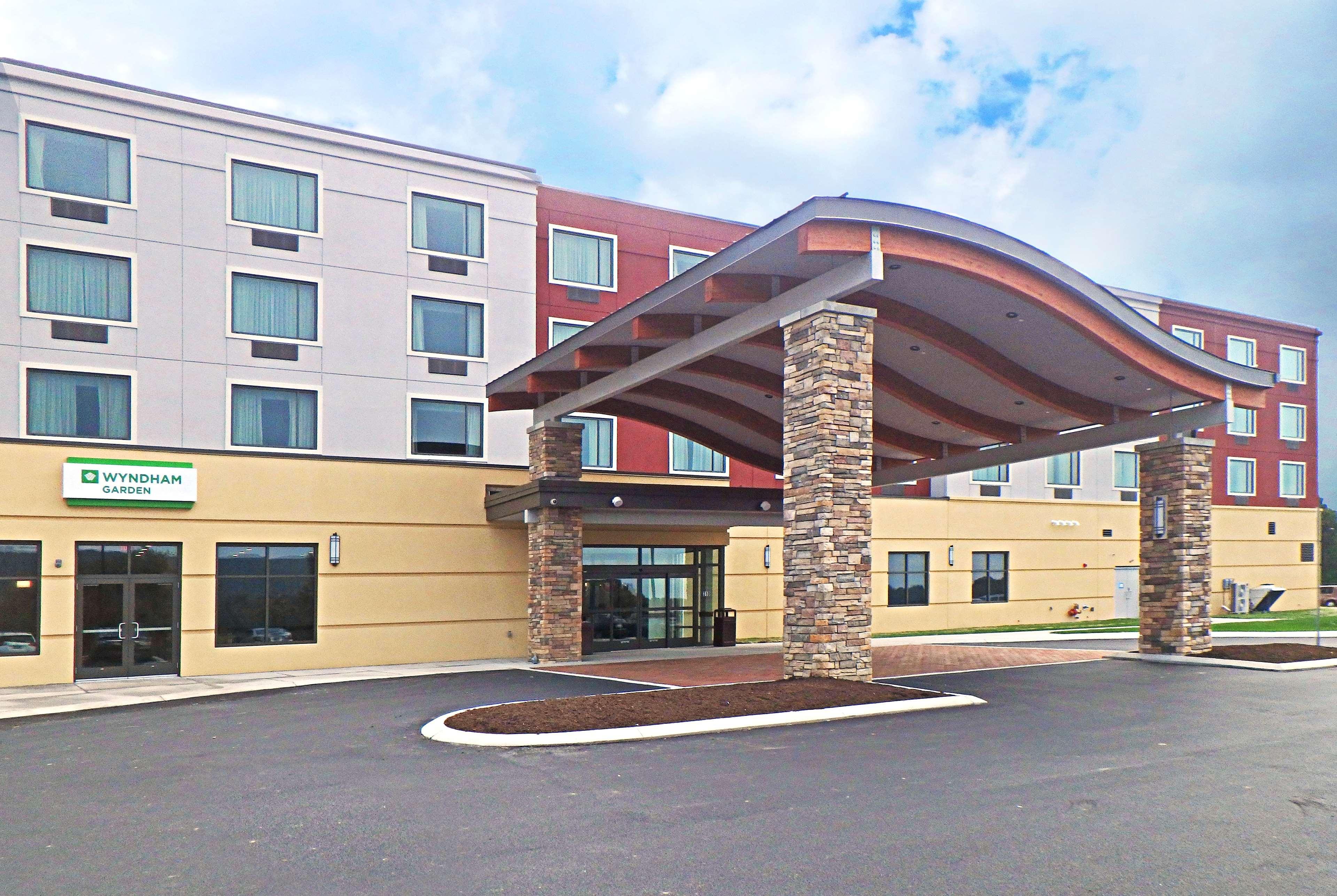 Wyndham Garden State College Hotel Boalsburg Екстериор снимка