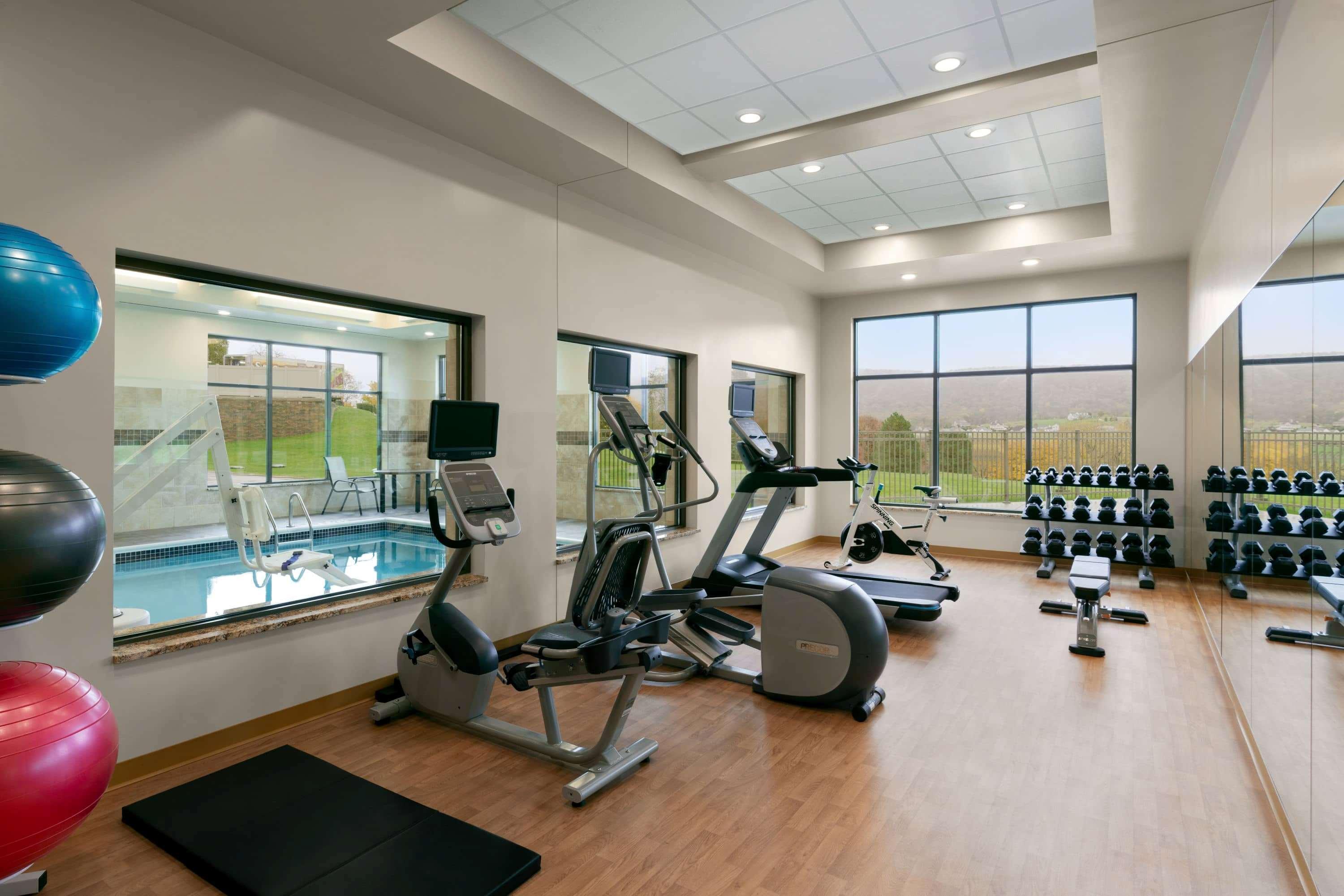 Wyndham Garden State College Hotel Boalsburg Екстериор снимка